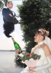 Создать мем: смешные случаи на свадьбе, через месяц свадьба, свадебные фотографии
