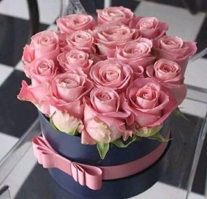 Create meme: roses in box, pink roses in a box, birthday flowers in a box