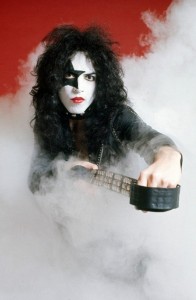 Создать мем: kiss пол стэнли, пол стэнли кисс 1986, starchild kiss paul stanley