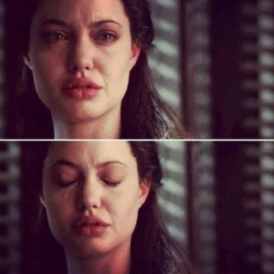 Создать мем: джоли плакать, Анджелина Джоли, анджелина джоли плачет фото