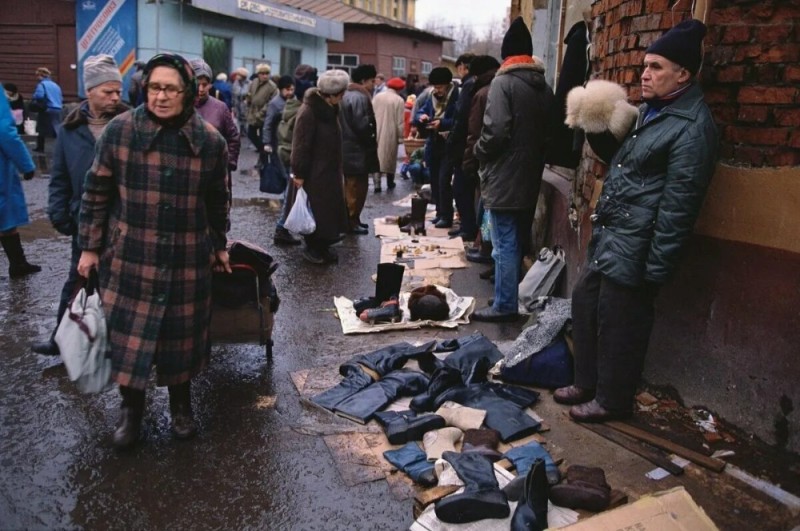 Создать мем: черкизовский рынок 90-е, москва 1992, рынок в россии в 90е