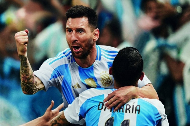 Create meme: Messi Lionel Andres, Lionel Messi argentina poster, Leo Messi argentina