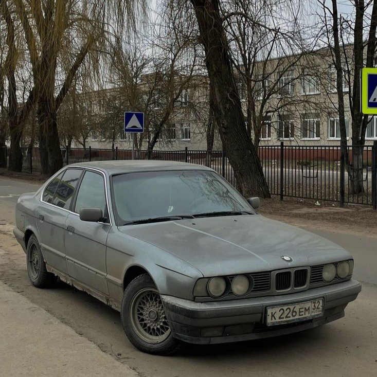 Create meme: grey bmw, bmw 520 E 34, old bmw