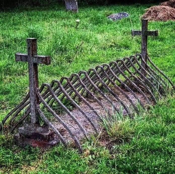 Create meme: the grave in the cage, a fresh grave, cemetery grave