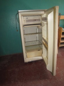 Создать мем: холодильник, советский холодильник свияга, старый холодильник