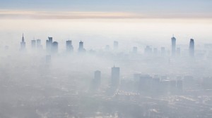 Создать мем: город в тумане, режим черного неба, загрязнение воздуха смог