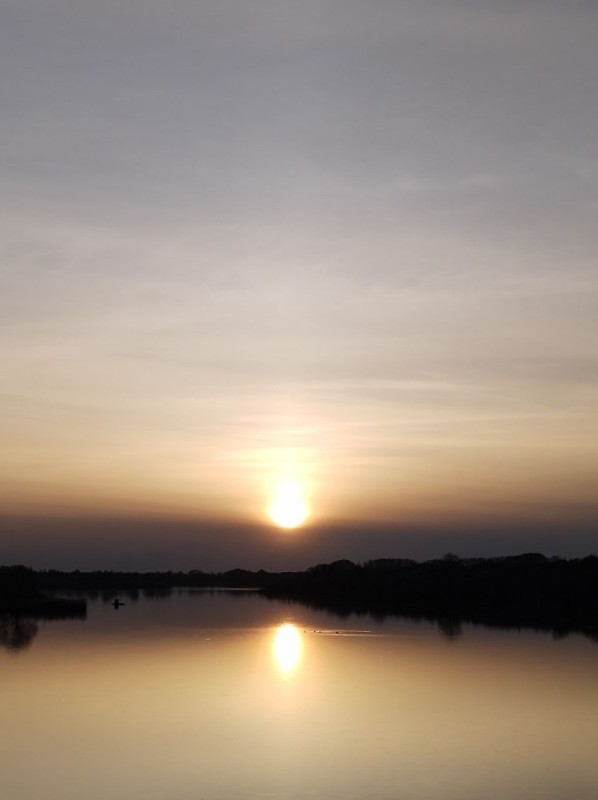 Create meme: blurred image, sunset , lake dawn