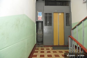 Create meme: 3 bedroom apartment, in the entrance, the Elevator killer