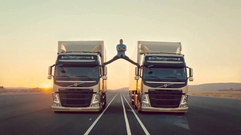Create meme: van Damme trucks, vandam twine on trucks, jean Claude van damme splits on trucks
