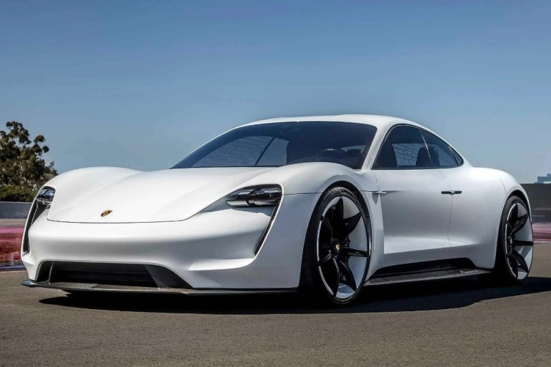 Создать мем: порше taycan, porsche taycan, порше mission e concept