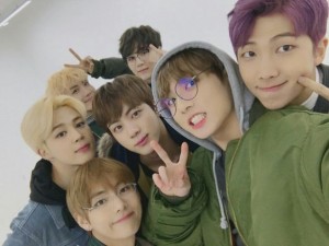 Создать мем: bangtan, kpop, kookie