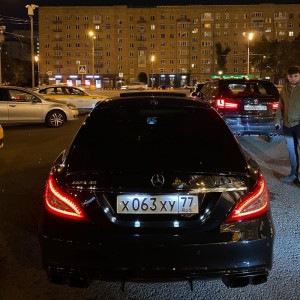 Создать мем: mercedes cls 63, черный мерседес, mercedes-benz cls-класс