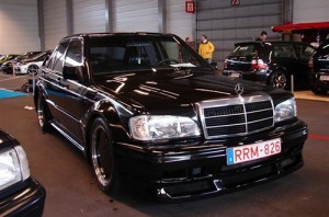 Создать мем: mercedes benz w124 e500, w124 e60 amg, mercedes benz w124 американец