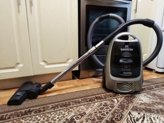 Create meme: vacuum cleaner daewoo 1900w, samsung 1300 fortza vacuum cleaner, electrolux clario 1800w vacuum cleaner