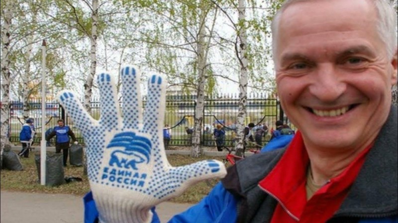 Create meme: hb gloves, protective gloves, household gloves