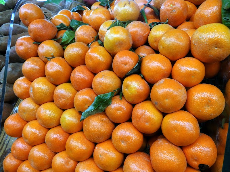 Создать мем: цитрусовые, фрукты мандарин, апельсин фрукт