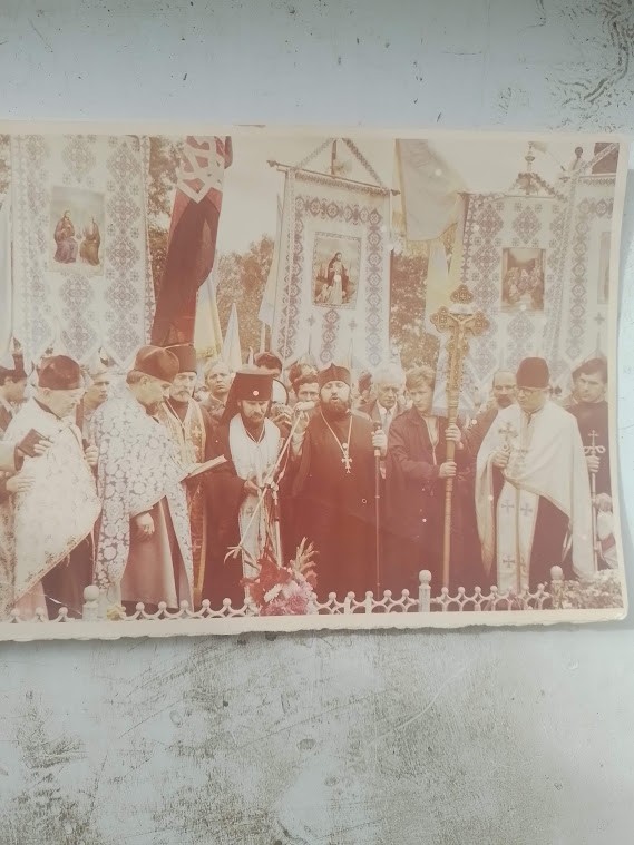Create meme: Metropolitan Theodosius of Omsk and Tara 1994, Patriarch Alexy 2 in Astrakhan in 1992, Nicholas 2 is a priest