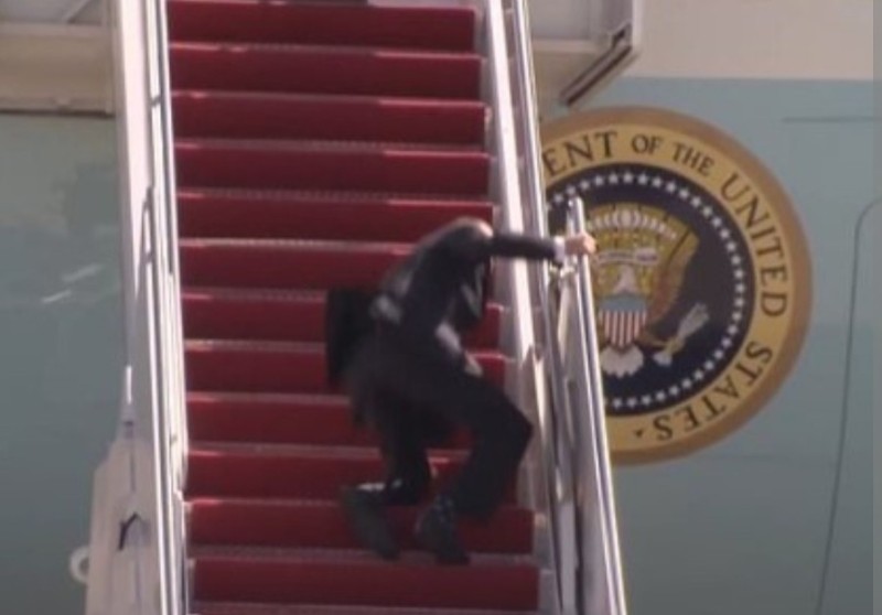 Create meme: Joe Biden stumbles on the plane ramp, falls down the stairs, Biden falls down the stairs