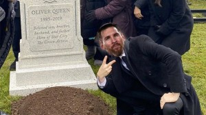 Create meme: grant gastin near the grave of Oliver, grant gastin near the grave, grave memorial