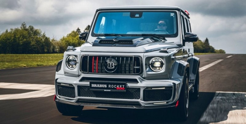 Создать мем: Mercedes-Benz G-klasse II (W463) Рестайлинг 1, brabus g63 rocket edition, brabus g900 rocket