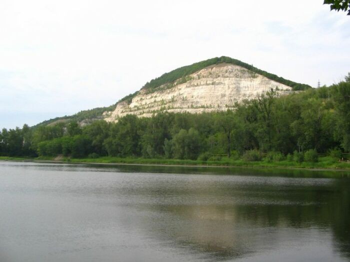 Create meme: svetelka mountain samara region, tip tyav mountain in samara, samara krasnaya glinka mountain type tyav