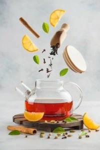 Создать мем: чайник с чаем, чай с чайником лимоном и мятой, чай