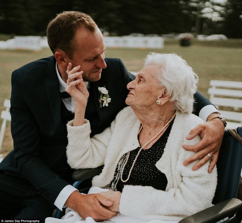 Create meme: wedding of an elderly couple, wedding of a young and an old woman, wedding at 92