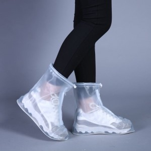 Создать мем: чехлы на обувь от дождя, дождевик для обуви, прозрачные ботинки от дождя на обувь