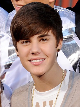 Create meme: Justin Bieber , justin bieber haircut, justin bieber hairstyle