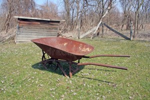 Создать мем: тачка садовая, старая огородная тачка, тачка садовая ссср