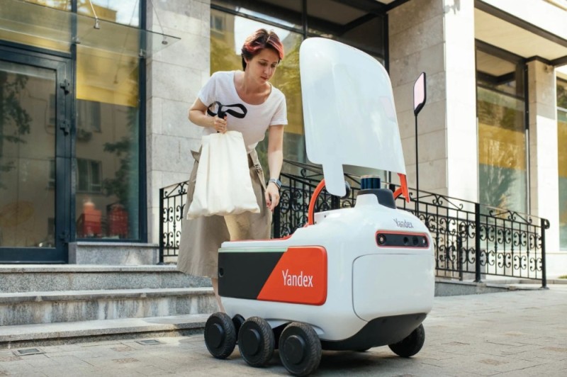 Create meme: yandex delivery robots, delivery robot in moscow, delivery robot