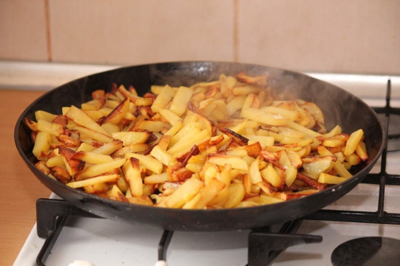 Create meme: fried potatoes in the pan, fried potatoes with onions, the potatoes in the pan