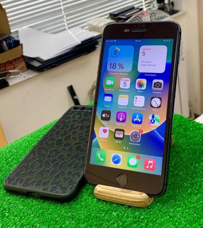 Создать мем: i phone 6 plus, айфон 7 32 гб, смартфон apple iphone 11