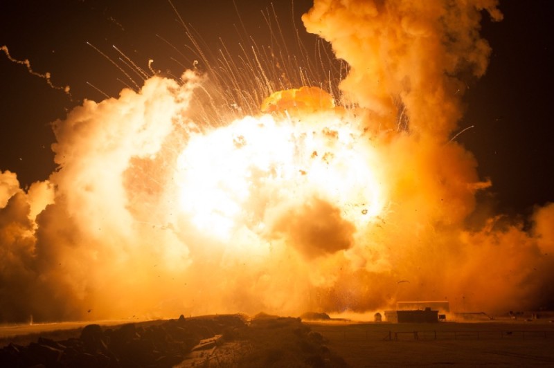 Create meme: photo of the explosion, The explosion is beautiful, explosion from a rocket