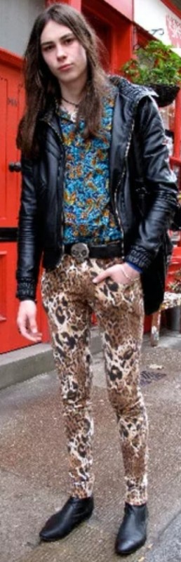 Create meme: leopard jeans, leopard print leggings, leopard trousers