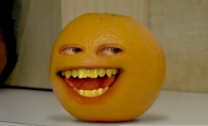 Создать мем: злой апельсин, бешеный апельсин, эй яблоко