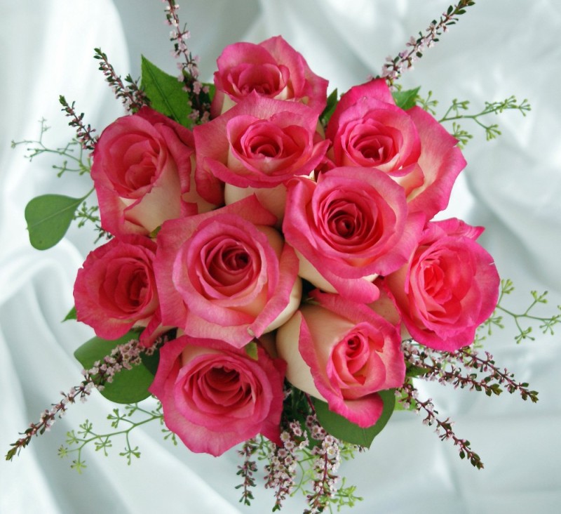 Create meme: beautiful bouquet, beautiful flowers postcards, pink roses