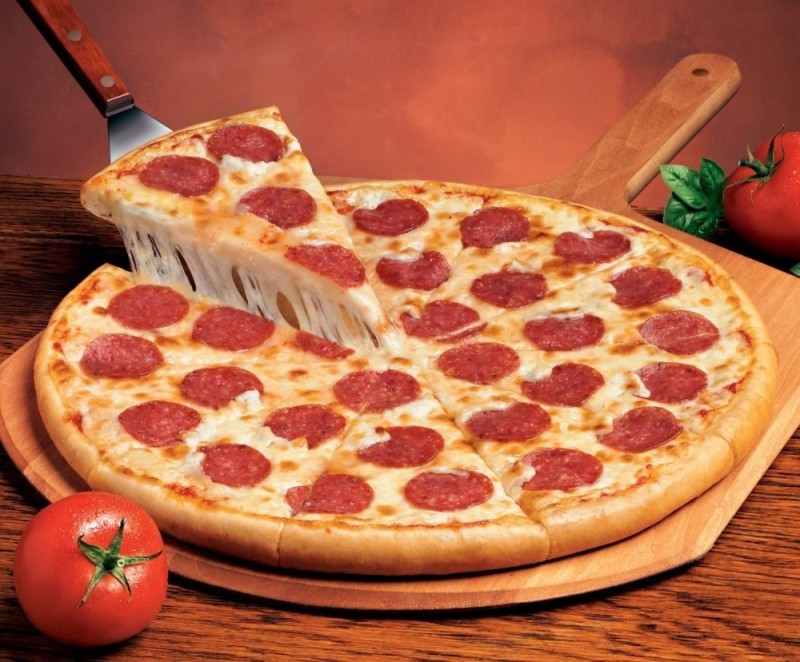 Create meme: pepperoni pizza, pepperoni pizza recipe at home, pizza 