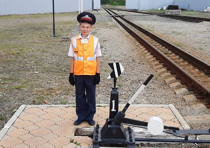 Create meme: on duty at the switch post of the Russian Railways, switch post duty officer, railway switchman
