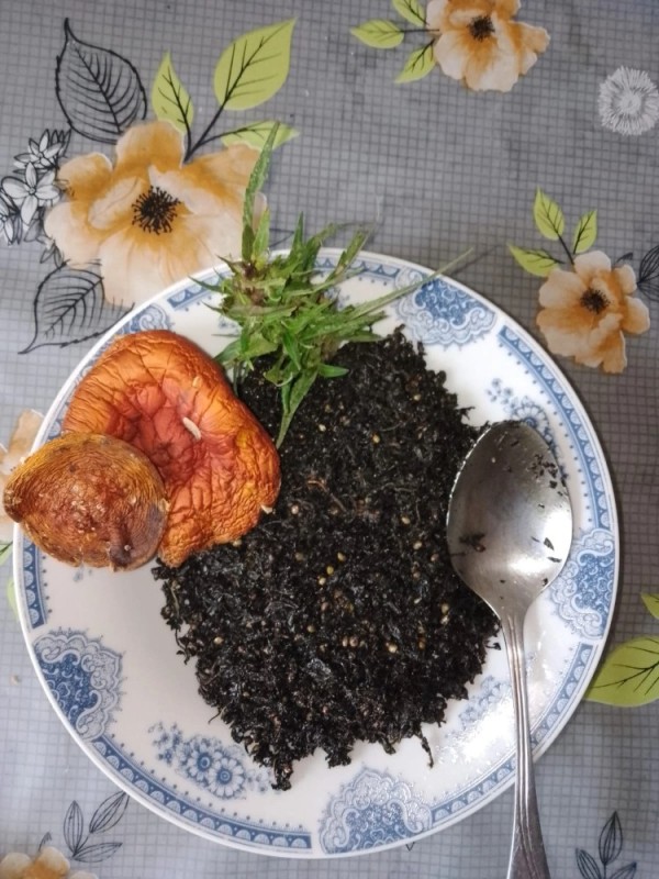 Create meme: Imeretian saffron tea, royal pomegranate tea, black tea