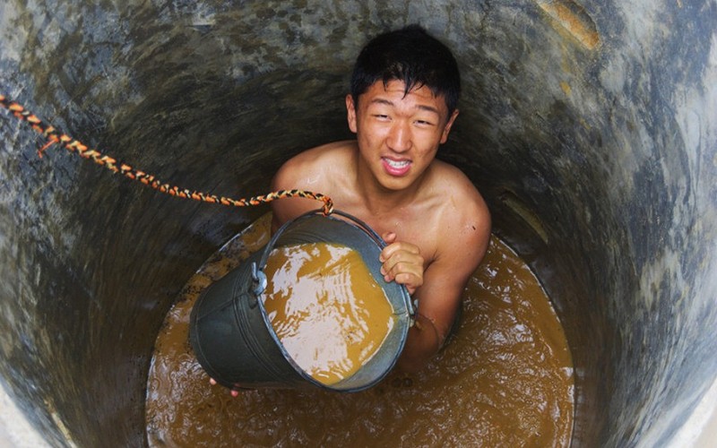 Create meme: quicksand in the well, drinking water , well water