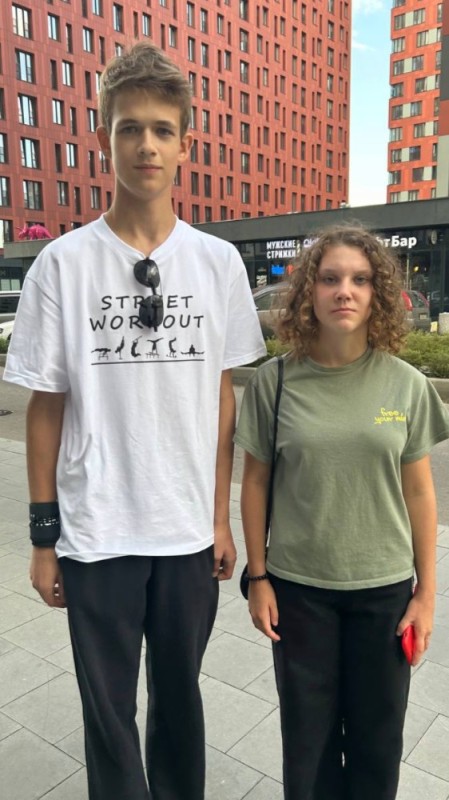 Create meme: women's oversize t-shirt, unisex, guy 