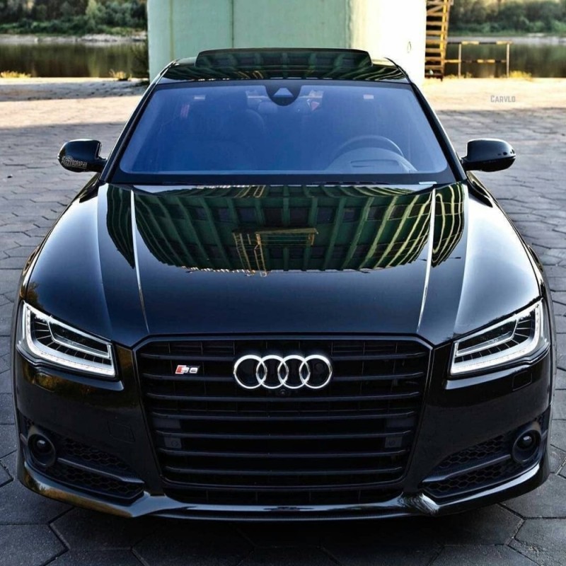 Создать мем: черная ауди зад, audi a8 d5 black, audi s8 2017