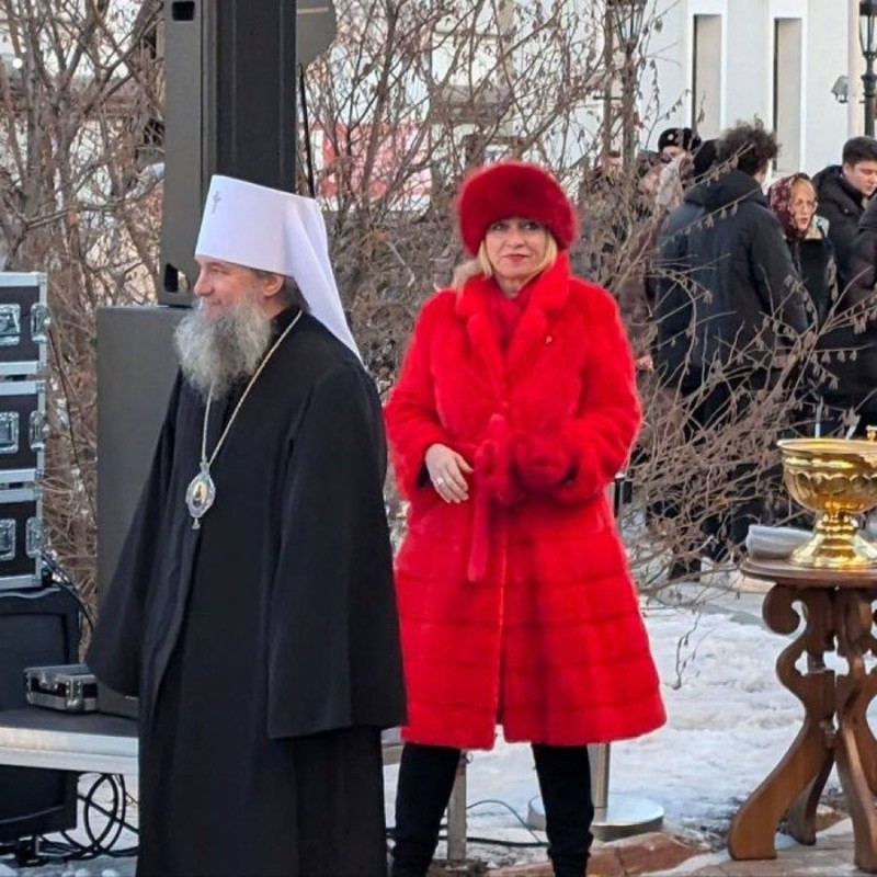 Создать мем: архиепископы, митрополит онуфрий, храм