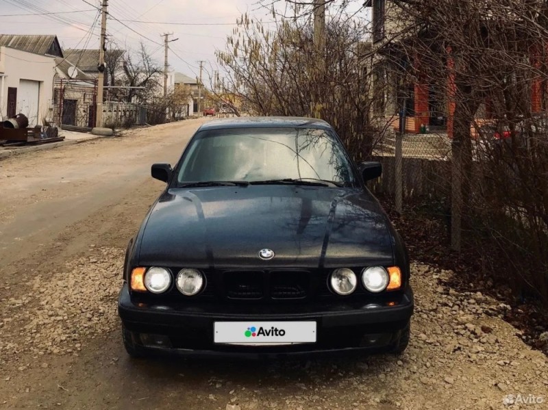 Создать мем: BMW 7er II (E32), bmw 520 1994, бмв е34