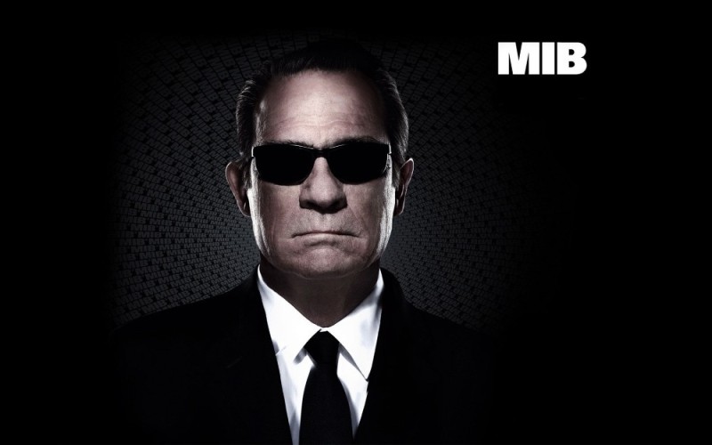 Create meme: Josh Brolin Men in Black, Tommy Lee Jones Agent Kay, Men in black glasses