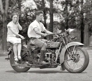 Создать мем: мото картинки индиан 1908, мотоциклы американские ретро, ретро мотоциклы гараж