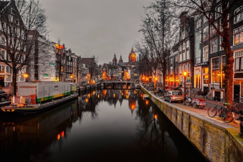 Создать мем: голландия амстердам, амстердам город, нидерланды амстердам