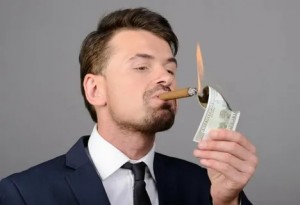 Создать мем: дональд трамп, человек с сигарой и деньгами, богатый бизнесмен