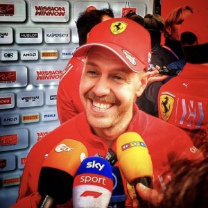 Создать мем: massa vettel, феттель себастьян санта, sebastian vettel